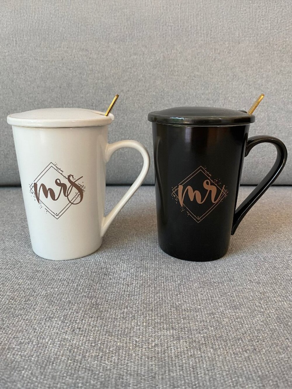 Mr and Mrs Ceramic Coffee Mugs Set w Lids Gold Spoons Black White Wedding Gift
